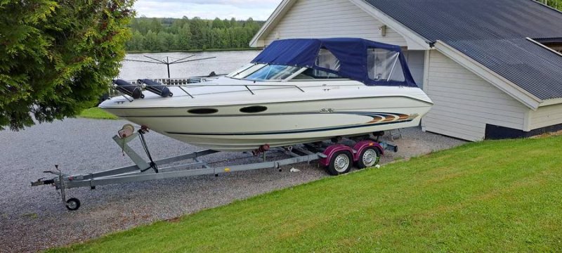 Sea Ray 23 overnighter